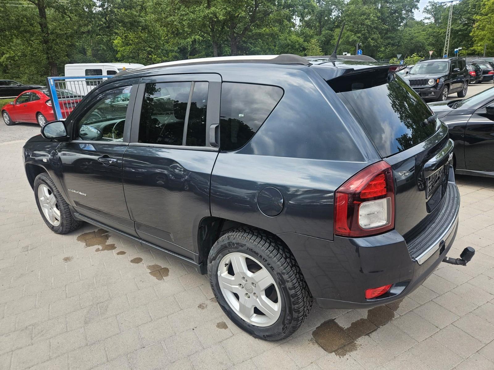 Jeep Compass 2013 — interior