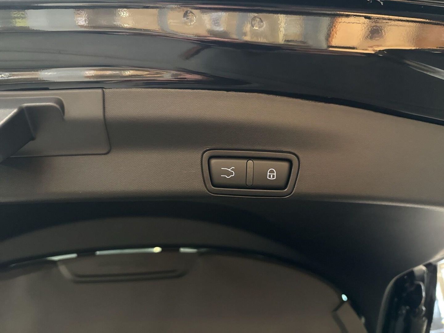 Fahrzeugabbildung Alfa Romeo Stelvio Veloce Q4 2.0 Turbo - AHK - 21 Zoll- Pan