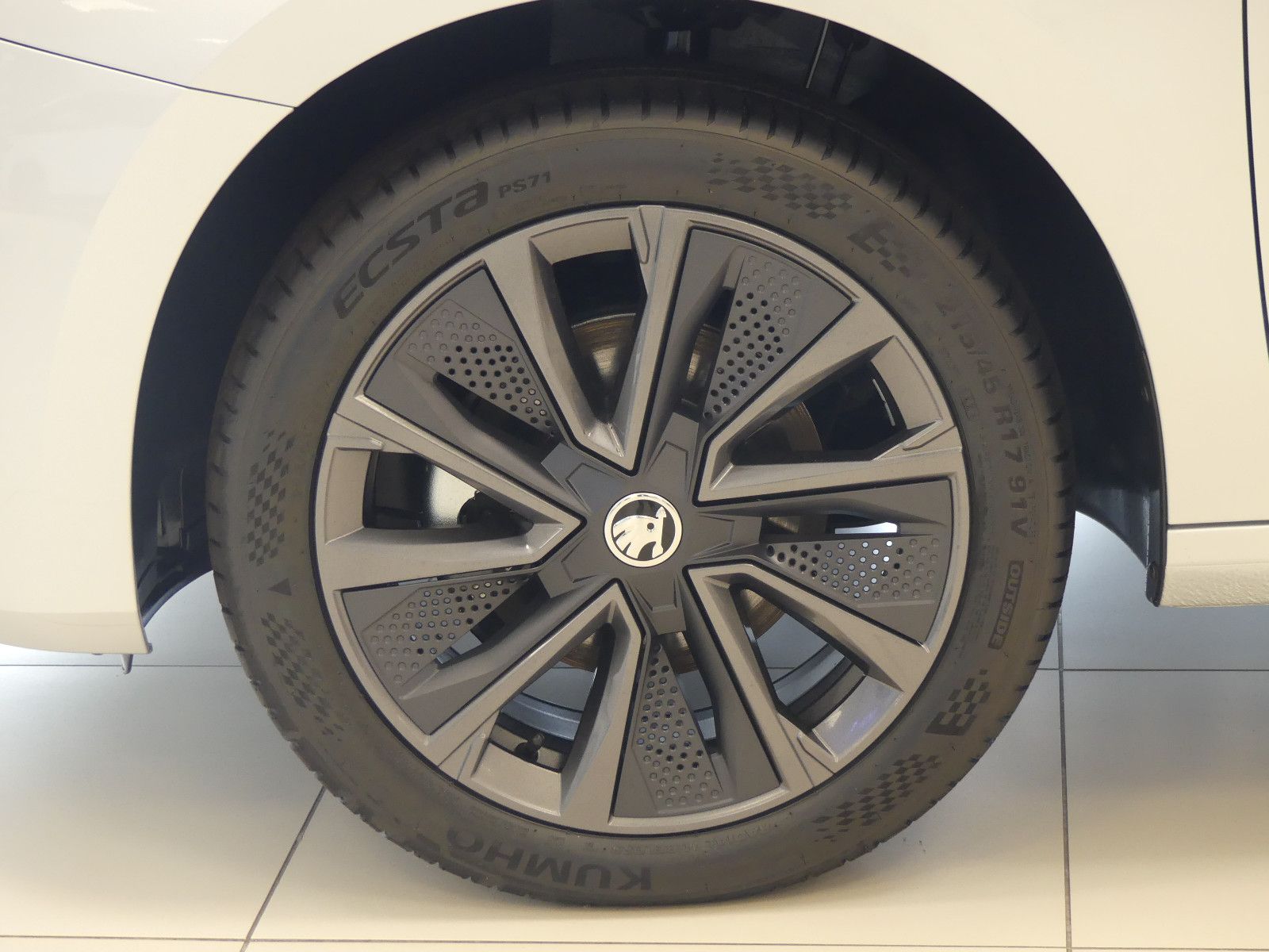 Fahrzeugabbildung SKODA Fabia 1.0l TSI DSG Drive *AHK*LED*ACC*Smartlink*