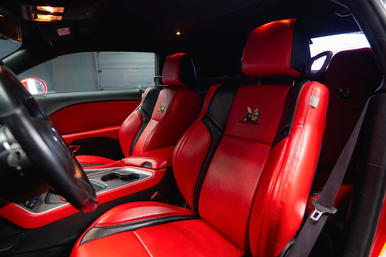 Fahrzeugabbildung Dodge Challenger 6.4 V8 SRT 392 R/T SCATPACK RED DEVIL