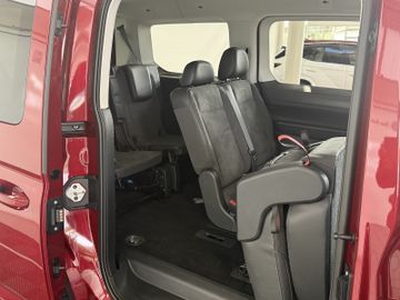 Volkswagen Caddy Maxi eHYBRID DSG STYLE LED ACC KAM 7SITZ
