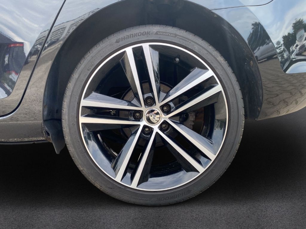 Fahrzeugabbildung SKODA Rapid SB 1.2TSI Style Plus BiXen Pano Klimaauto