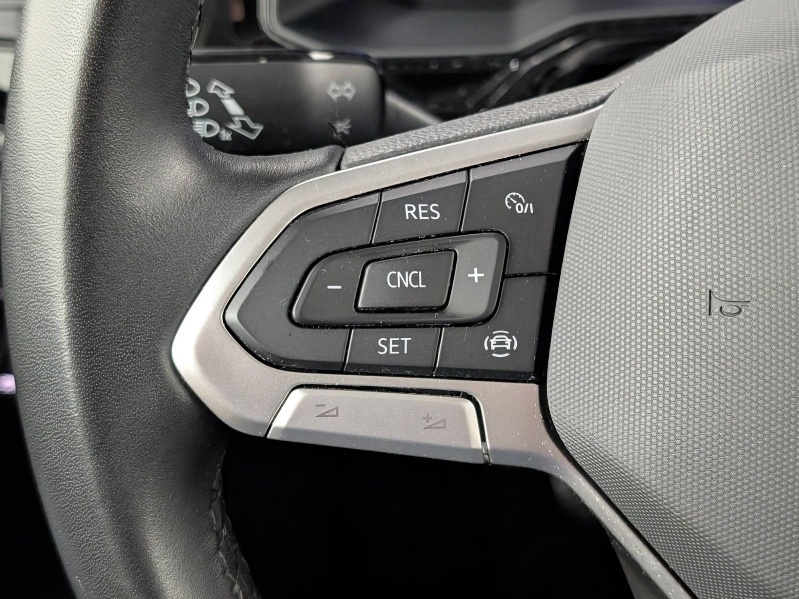 VW Polo 1.0 Life Klimaanlage LED SHZ Allwetter – Bild 26