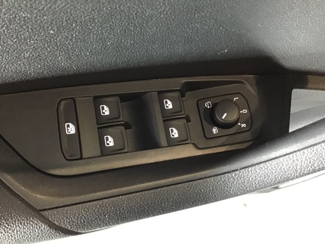 Fahrzeugabbildung Skoda Karoq Selection 1.5 TSI DSG/ACC/SmartLink/LED