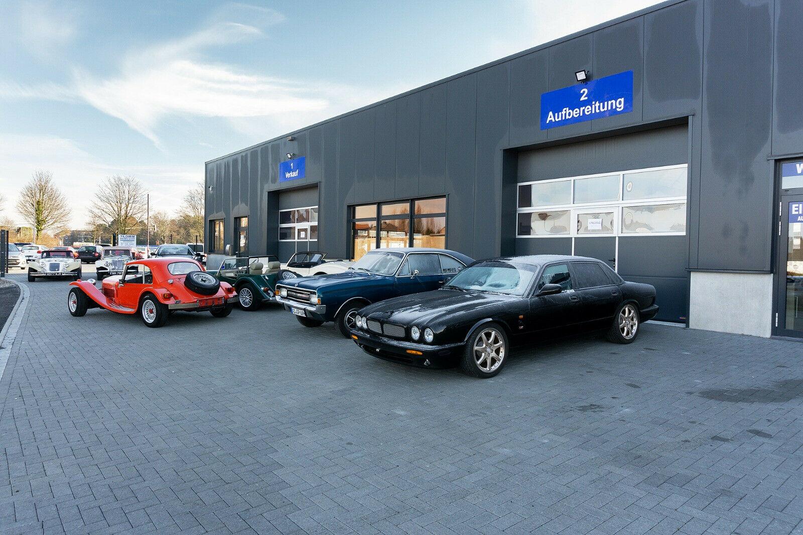 showroom-image-bottom