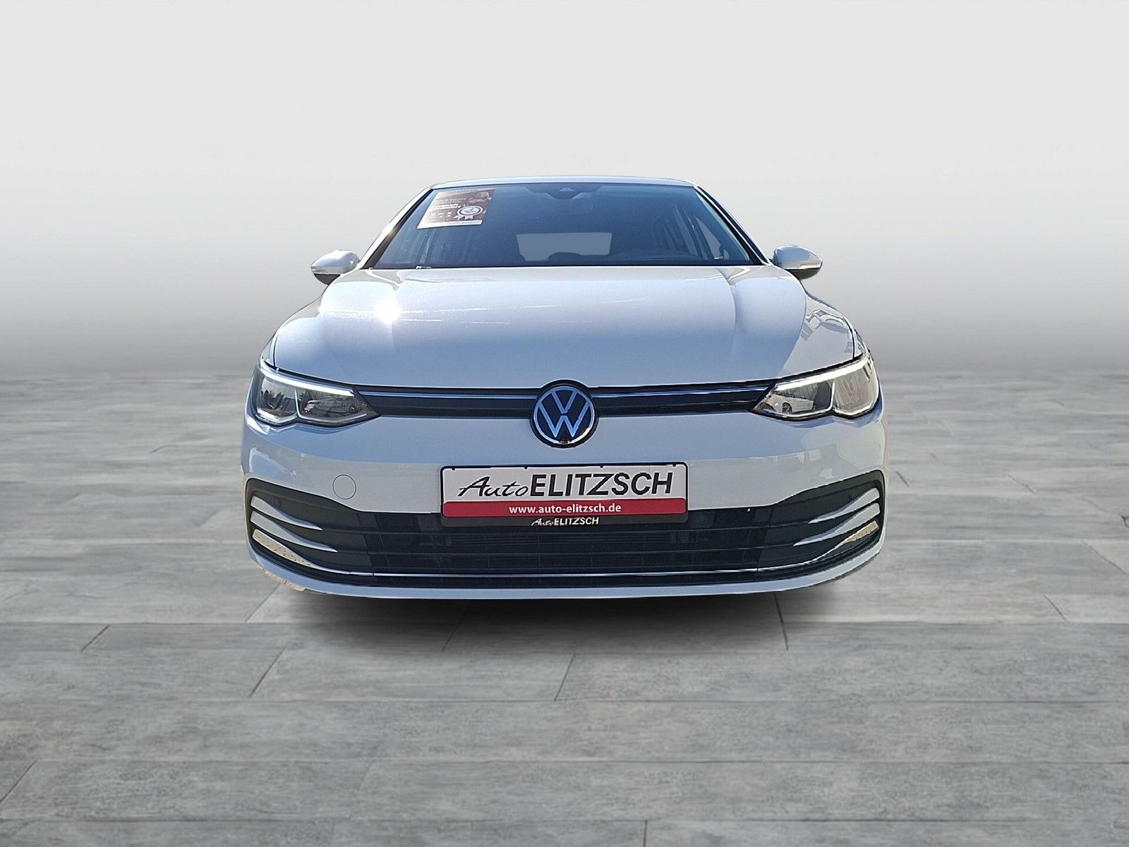 Fahrzeugabbildung Volkswagen Golf VIII TSI Active LED Navi AID SHZ PDC