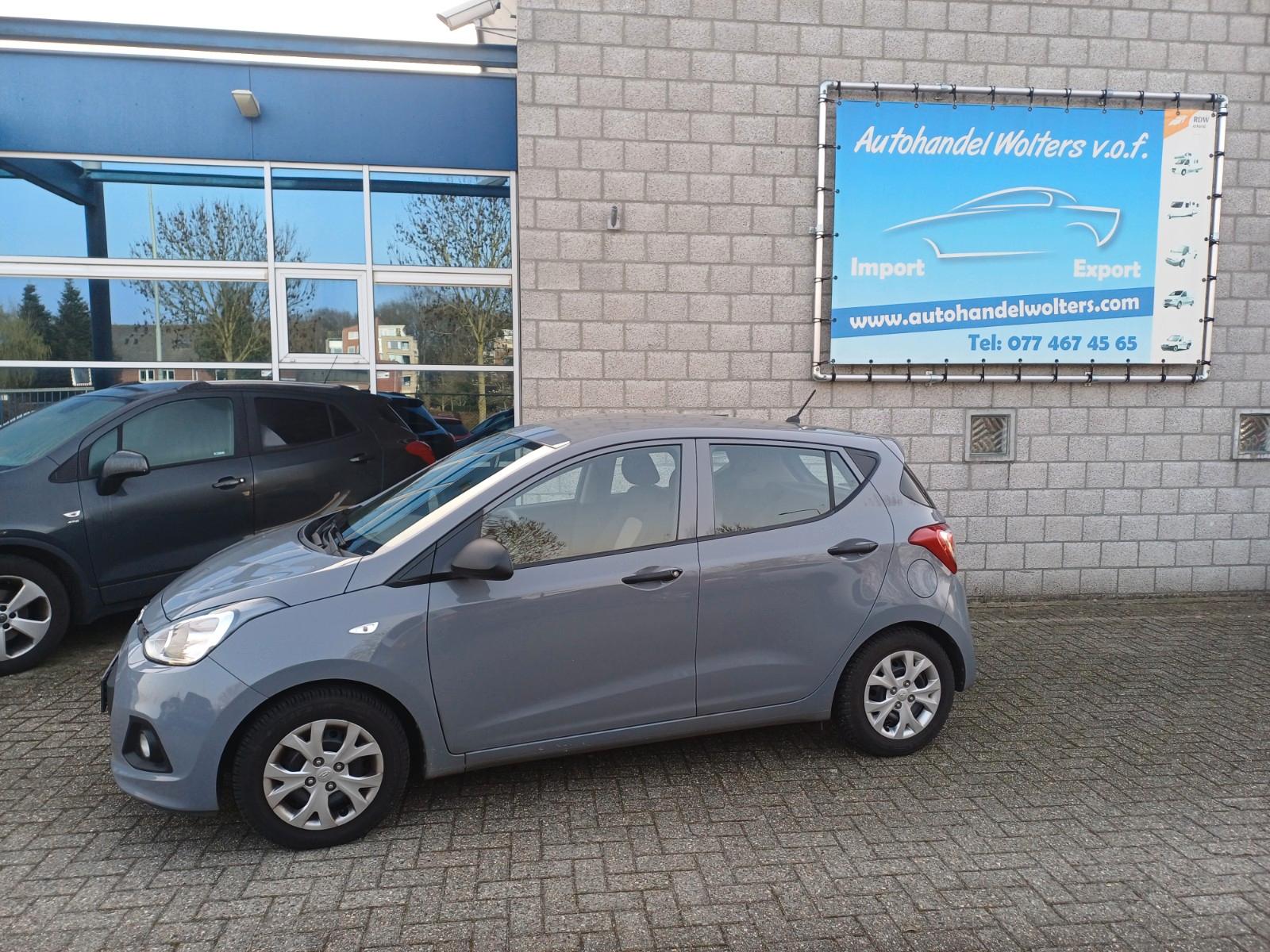 Hyundai i10 Classic Klima S/W kompletträder Voll Scheckh