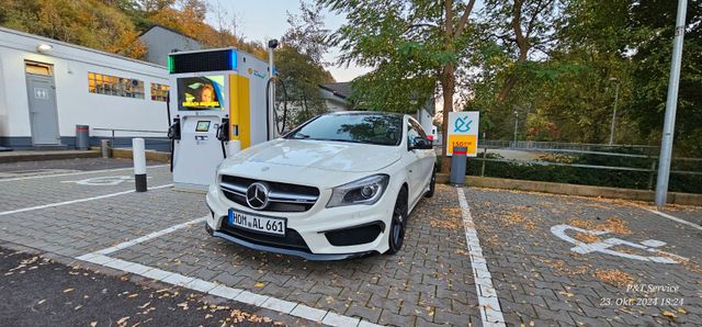 MERCEDES-BENZ CLA 45 AMG Shooting Brake