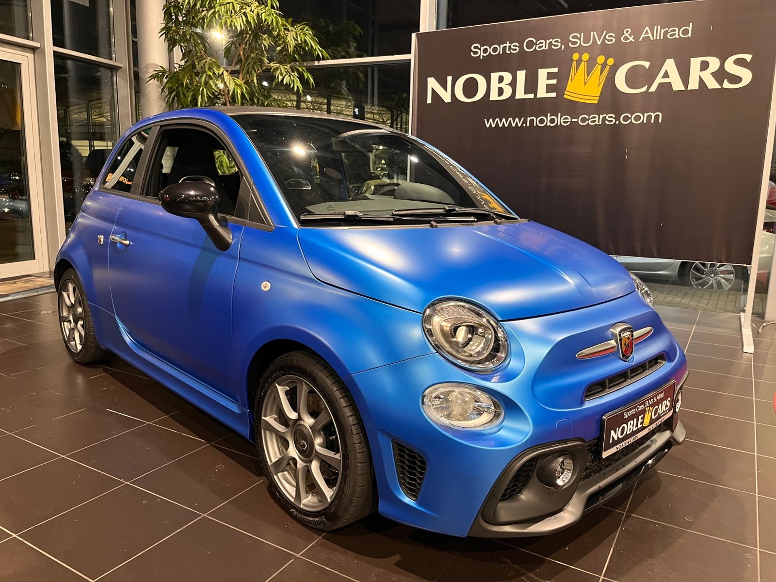 Fahrzeugabbildung Abarth 595C -BLAU MATT- LED  CARPLAY DAB ALU