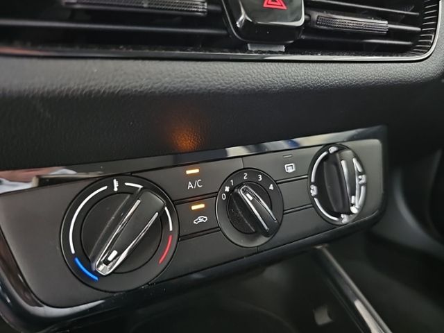 Fahrzeugabbildung SKODA Fabia 1.0 Essence KLIMA PDC LM