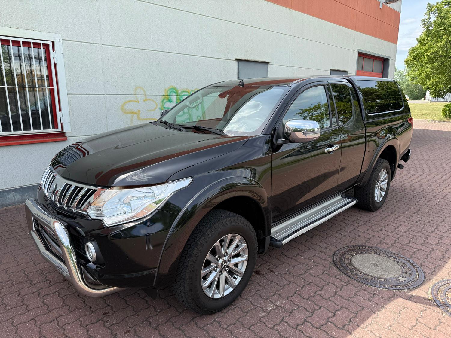 Mitsubishi L200 Plus Club Cab 4WD Klimaaut. AHK TÜV neu