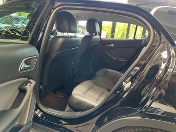 Mercedes-Benz GLA 200 7G-DCT Style *NAVI*XENON*SHZ*TEMPOMAT*
