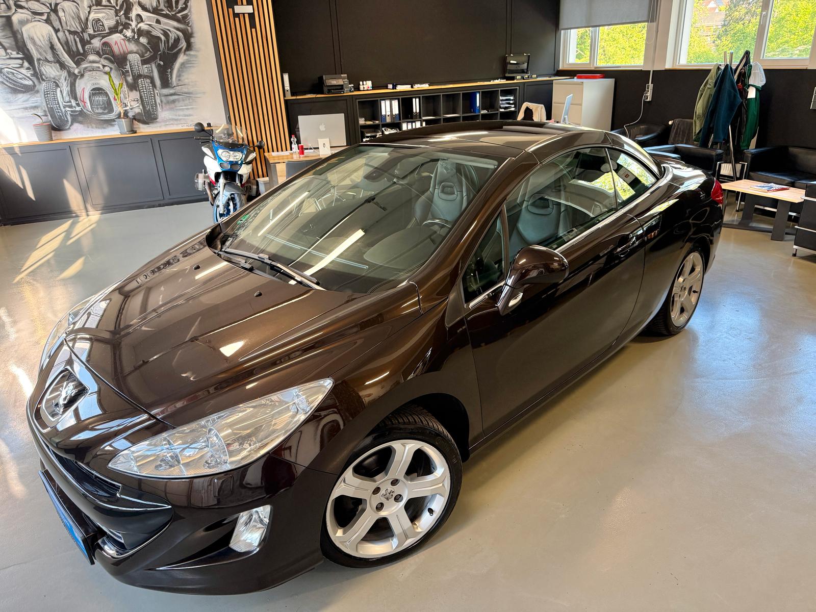 showroom-image-bottom