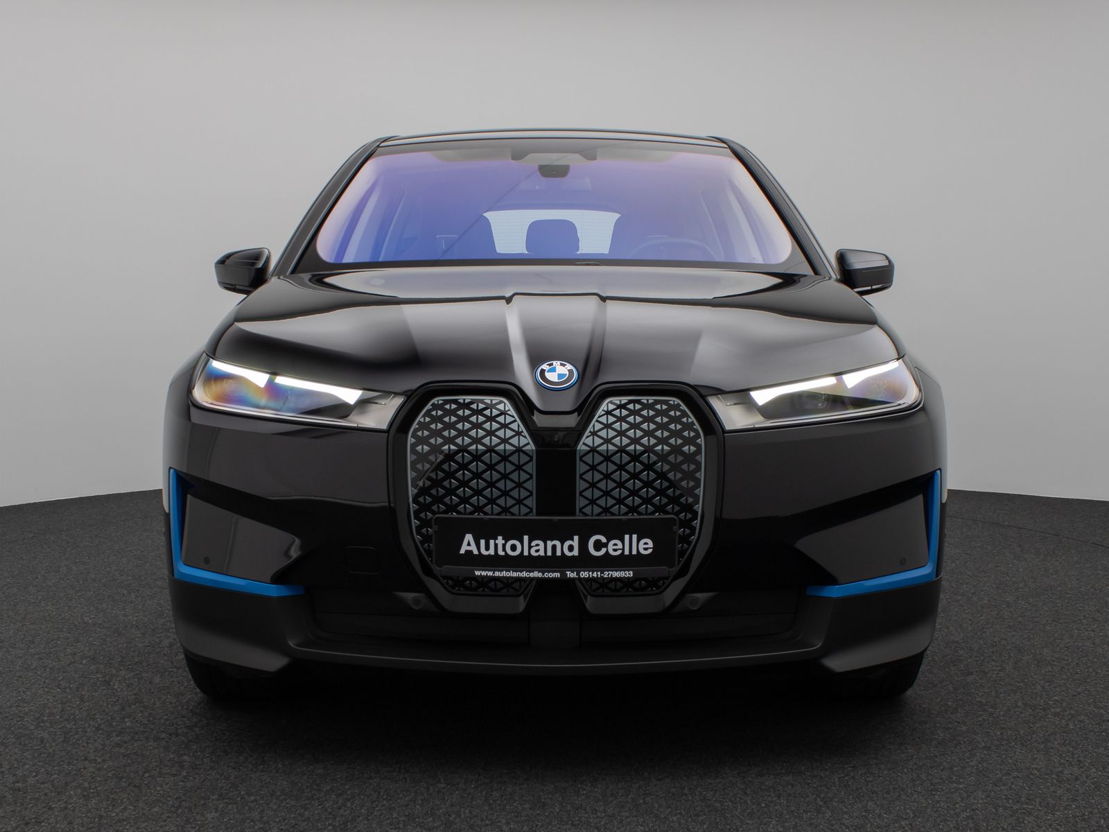 Fahrzeugabbildung BMW iX xD50 360°H/K DAB ACC SoftCl ACC Komfort 21Zol