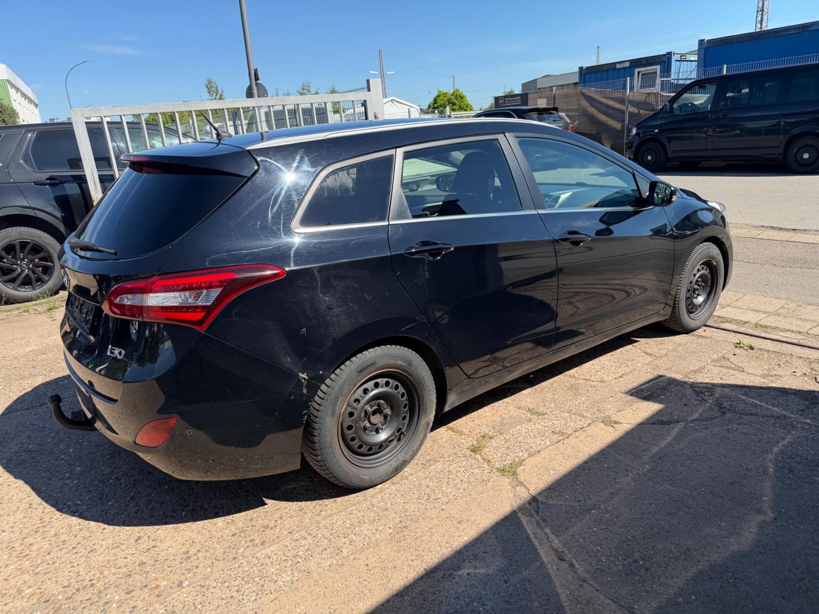 Hyundai i30 2015 — photo 14