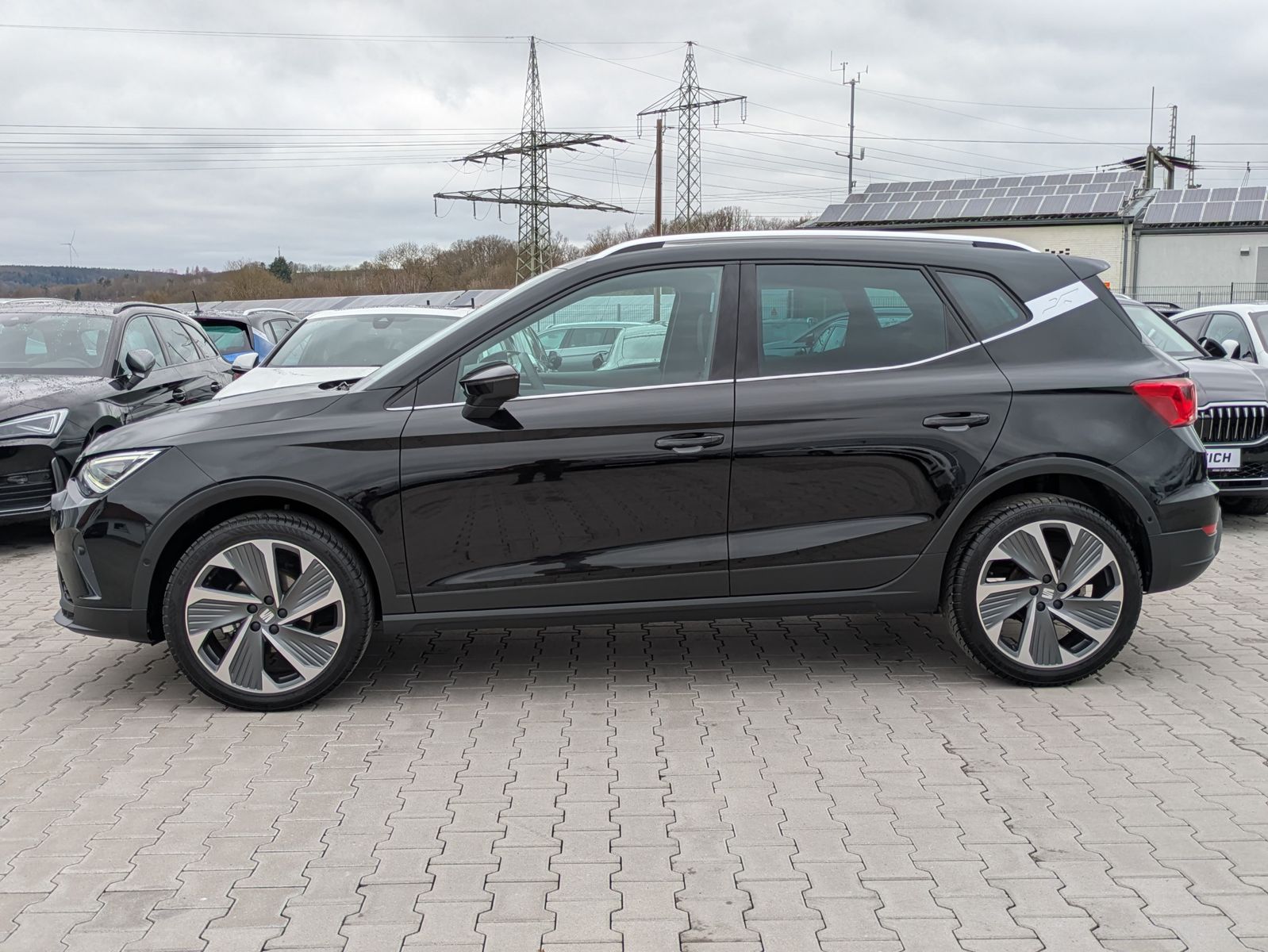 Fahrzeugabbildung SEAT Arona 1.5 TSI FR DSG AHK*ACC*LED*APP*DAB*KAMERA