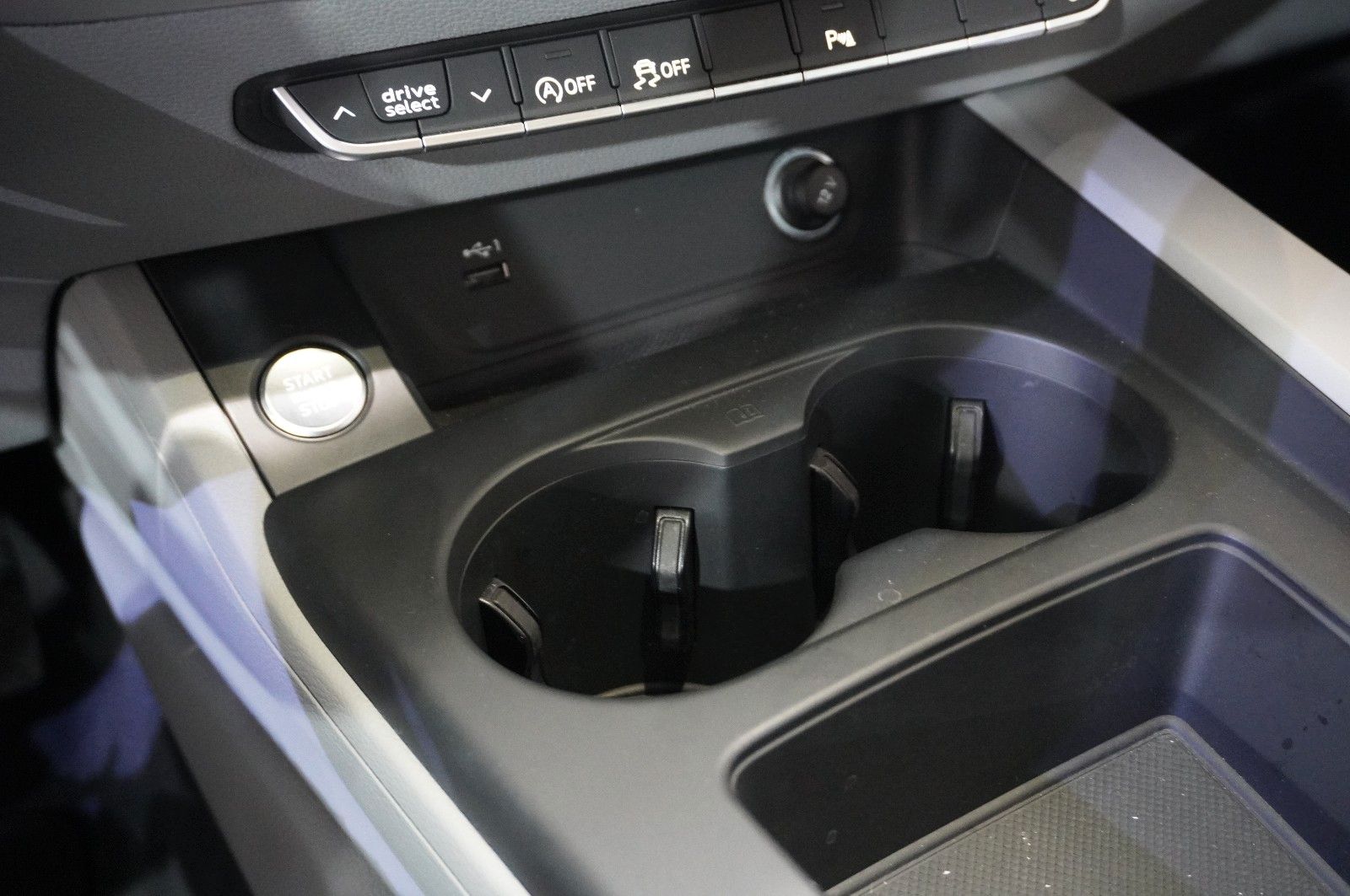 Fahrzeugabbildung Audi A5 Sportback 35 TDI S-TRONIC NAVI/LED/SHZ/DAB+