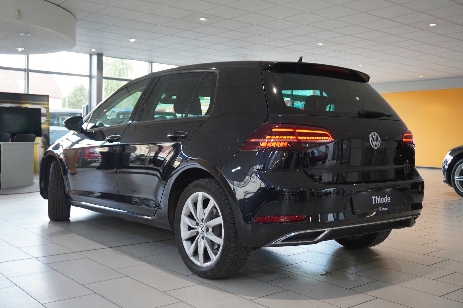 Fahrzeugabbildung Volkswagen Golf VII Lim. 1.5 TSI HIGHLINE DSG NAVI/LED/ACC