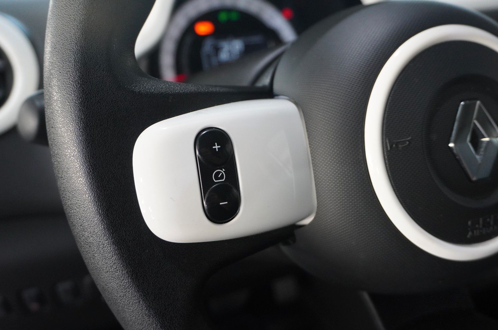 Fahrzeugabbildung Renault Twingo Zen Electric NAVI/LED/USB/TOUCH/DAB/SPORT