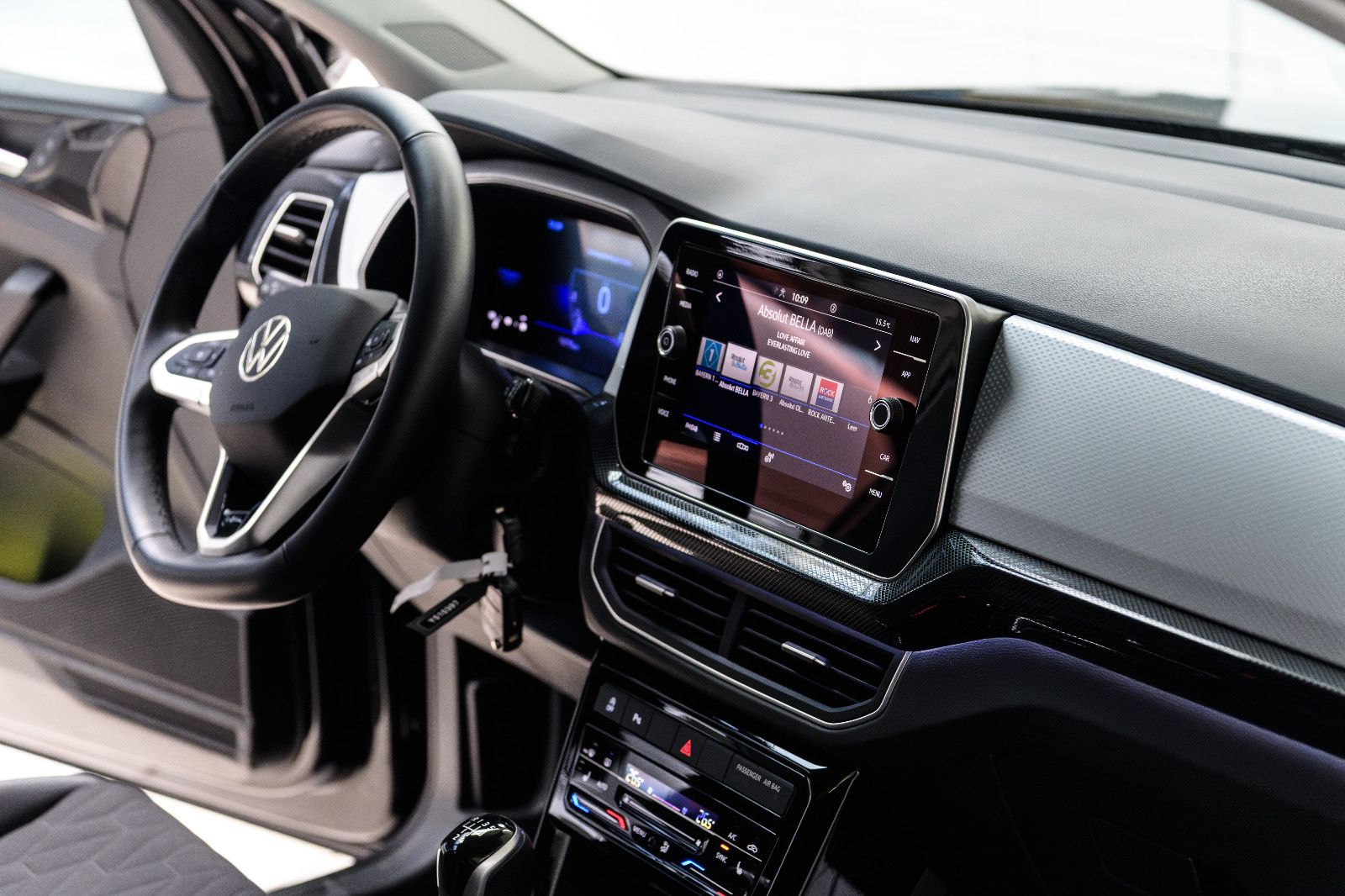 Fahrzeugabbildung Volkswagen T-Cross Goal 1.0 TSI LED+APP+ACC+SHZ+5 J.GARANT.