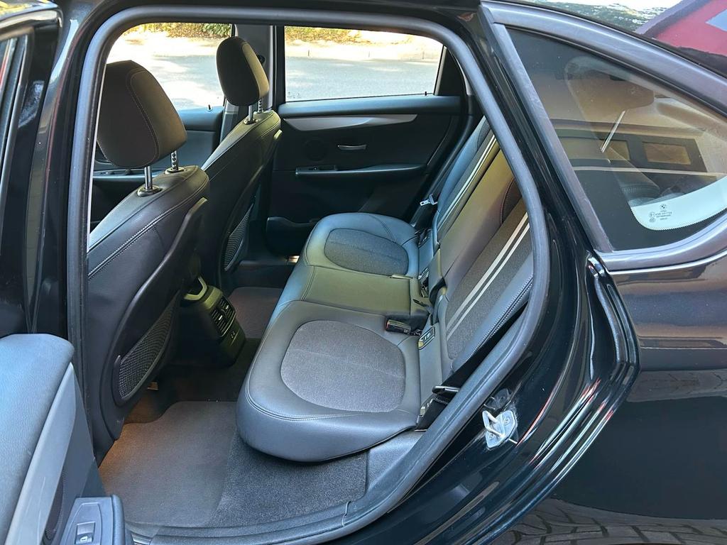BMW 225