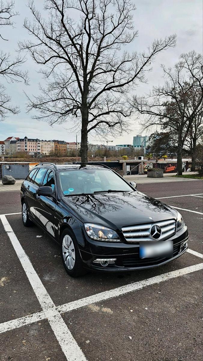 Mercedes-Benz C220 2008 — rear view