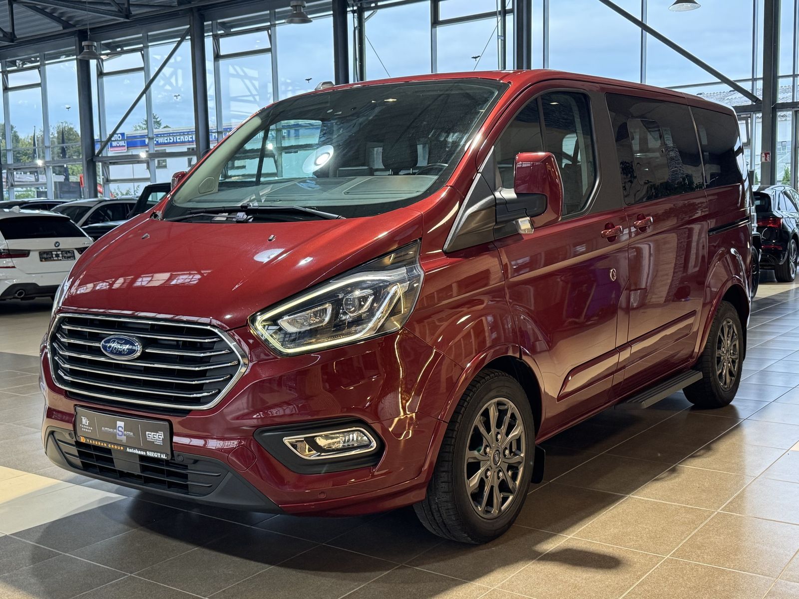Ford Tourneo Custom 320L1 Tourneo Titanium-X 8-Sitzer imagem 3