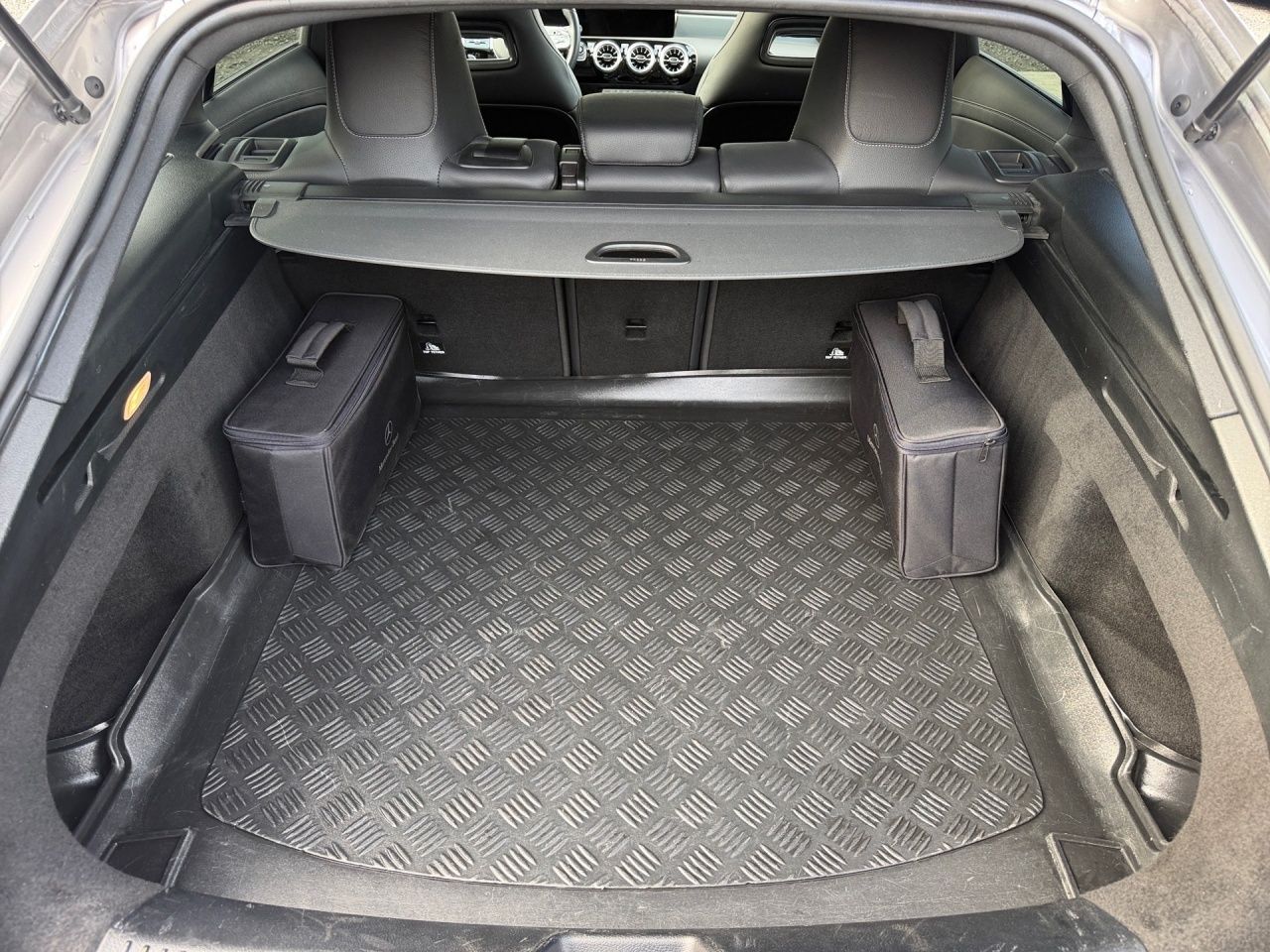 Fahrzeugabbildung Mercedes-Benz CLA 250 e SB AMG+NIGHT+PANO+STNDHZ+AMBIENTE+LED+