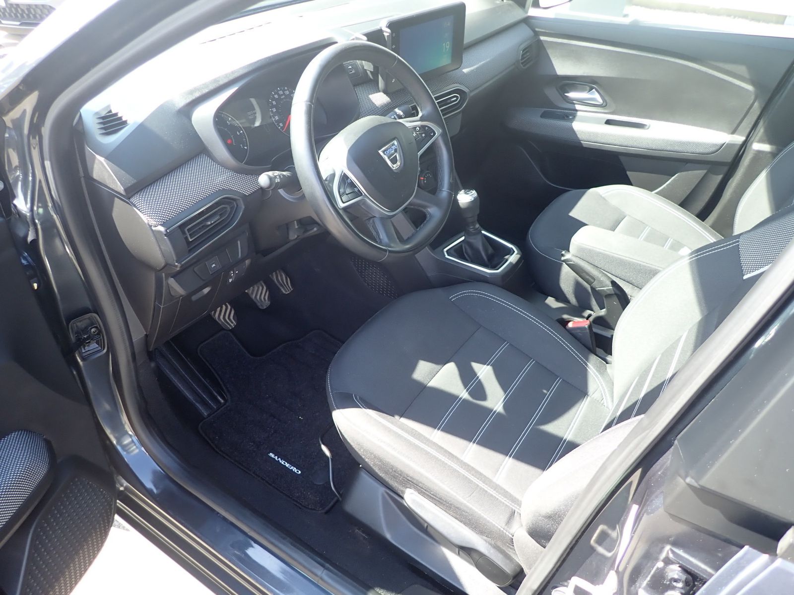 Fahrzeugabbildung Dacia Sandero Comfort TCe 100 LPG, AC,WKR,BC,FH