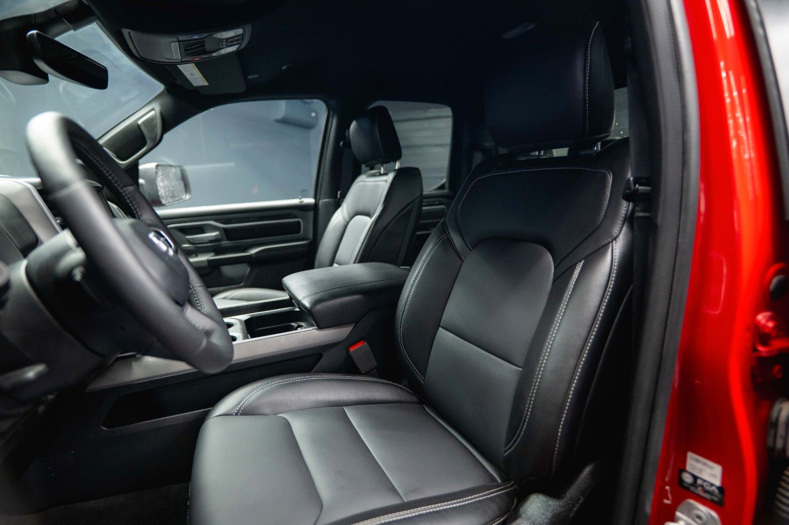 Fahrzeugabbildung Dodge RAM 5.7 V8 HEMI 4x4 OFFROAD Night-Paket *LED*19%