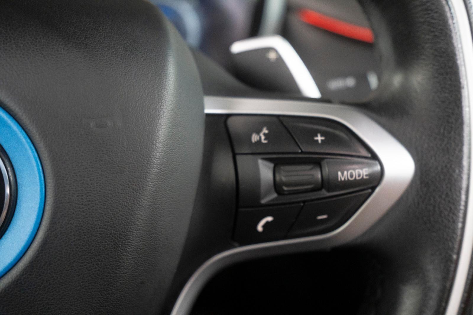 BMW i8 Roadster*HUD*H&K*LASER*CARBON