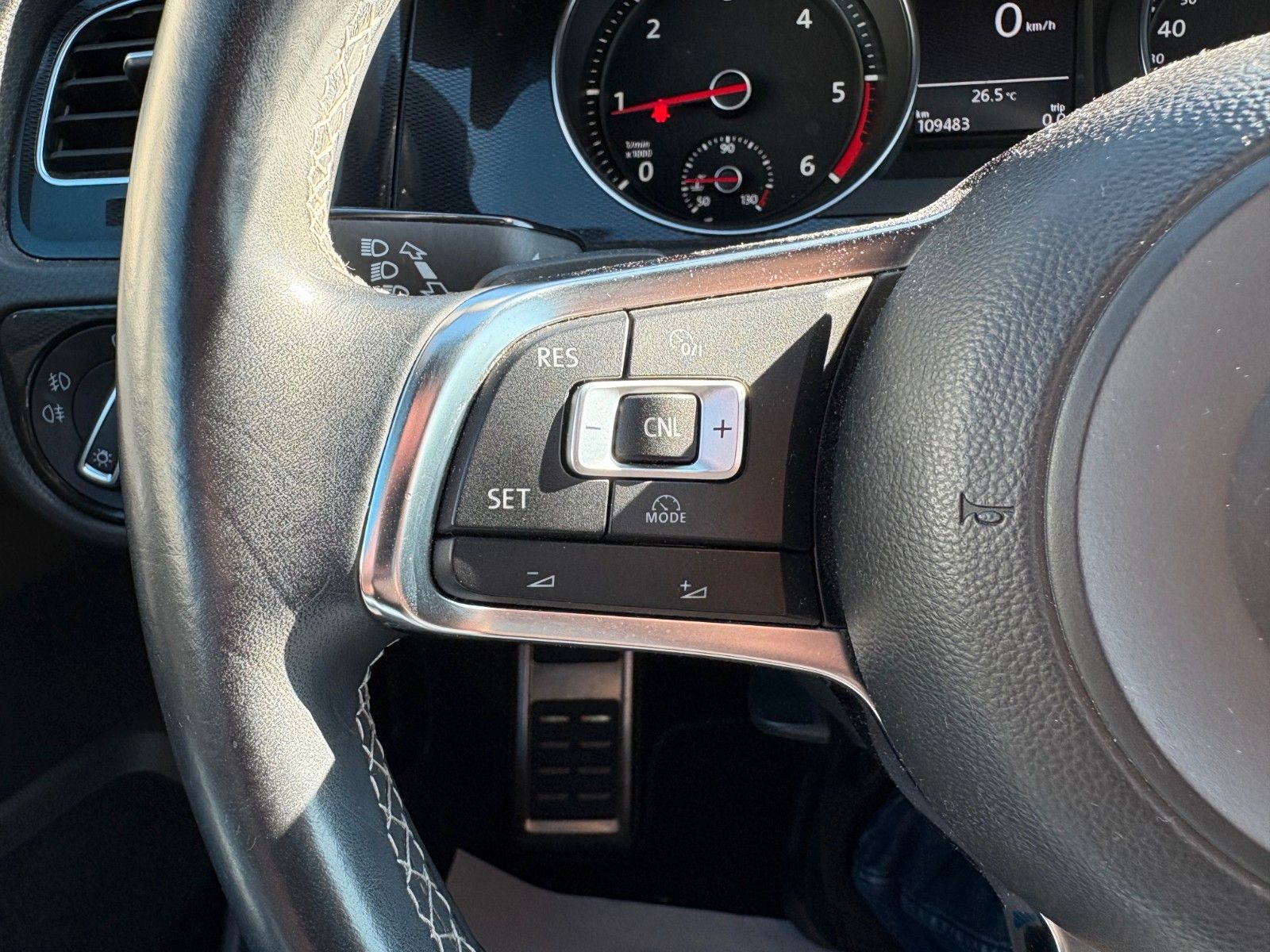 Fahrzeugabbildung Volkswagen Golf VII DSG GTD SPORT Navi Xenon 1.HAND AHK PDC