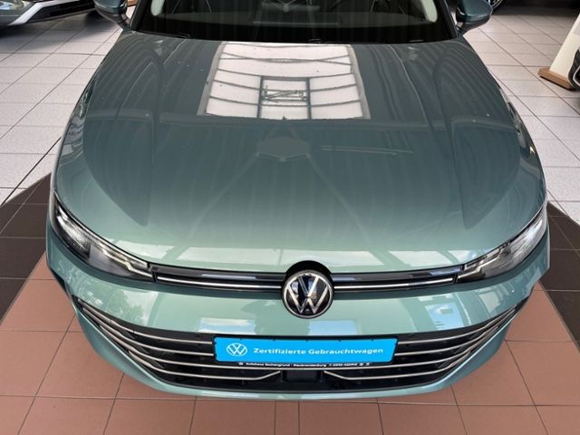 Fahrzeugabbildung Volkswagen Passat Variant 1.5 eTSI DSG BUSINESS NAV AHK KAM