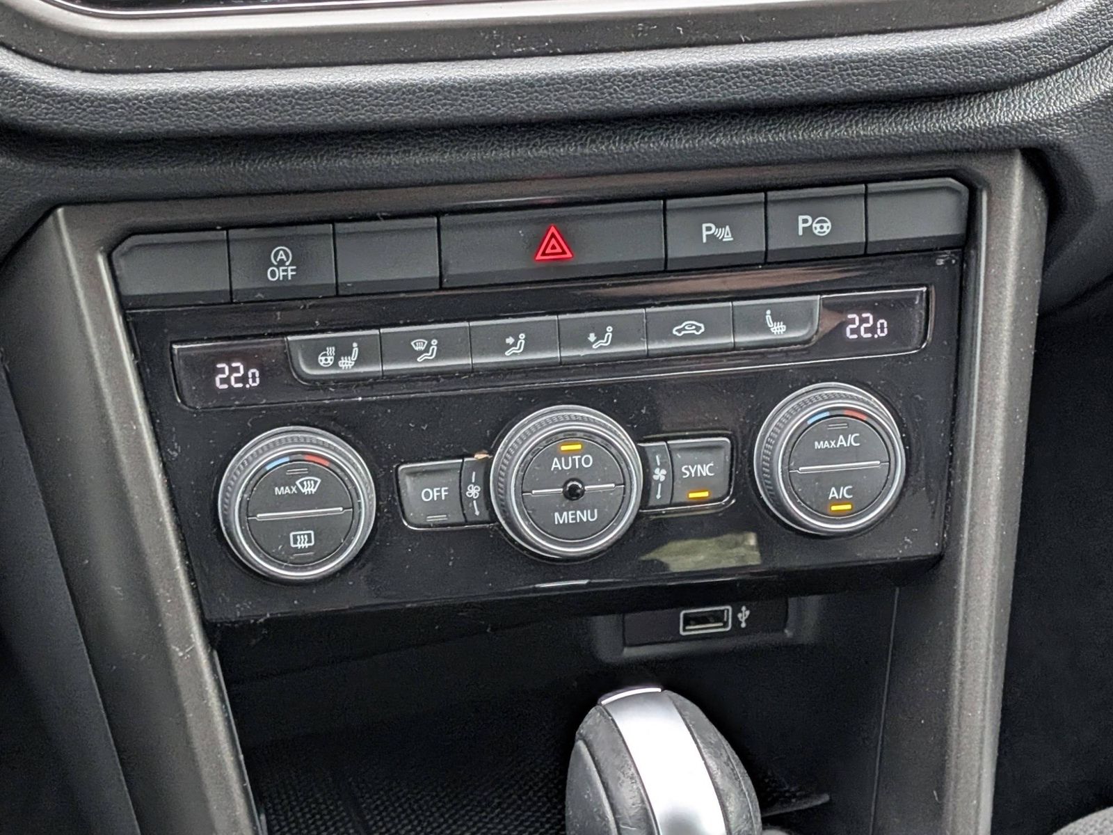 VW T-Roc 2.0 TDI Style Automatik Navi ACC – Bild 16