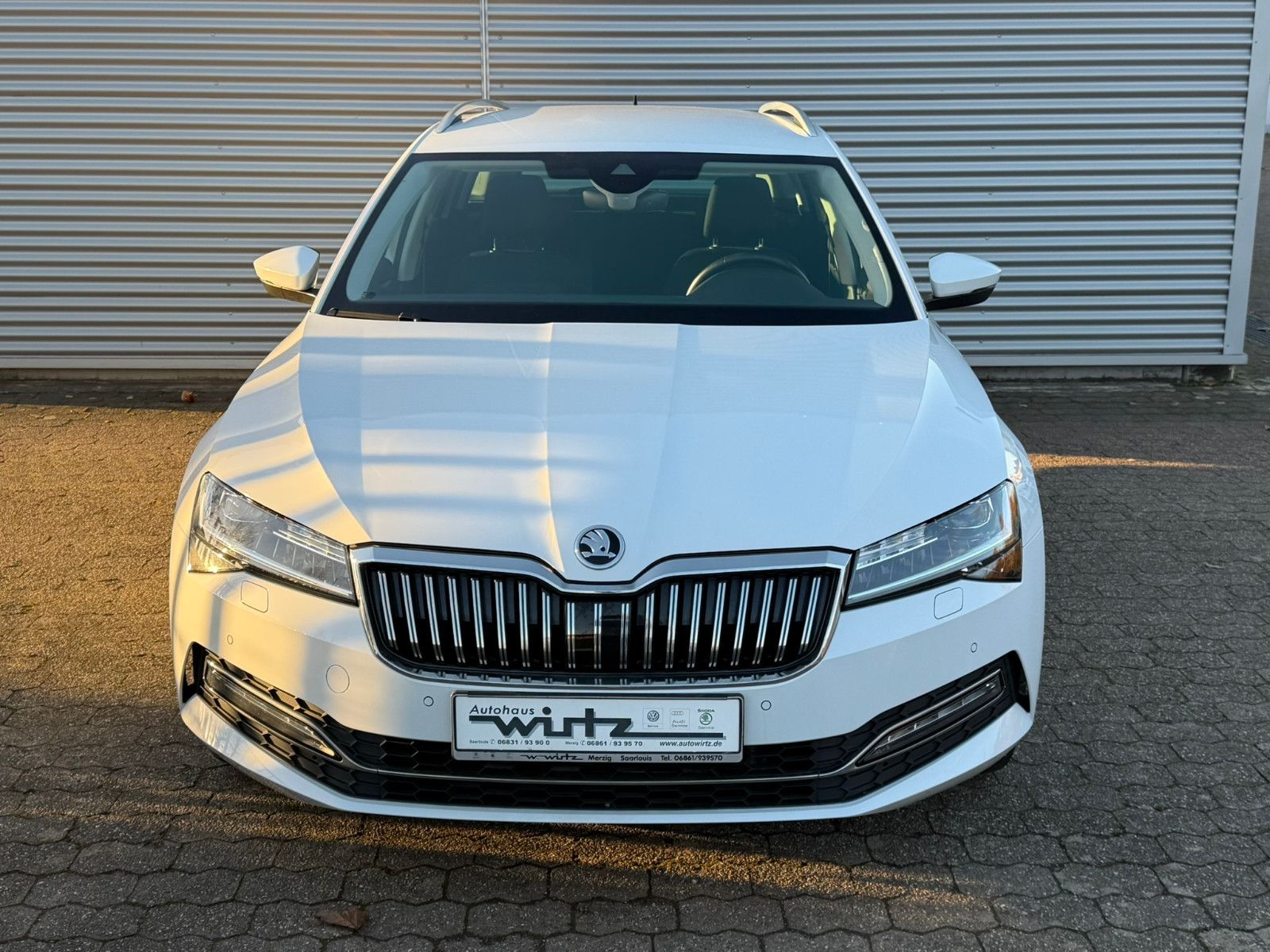 Fahrzeugabbildung SKODA Superb Combi Style SHZ Navi