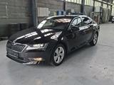 Skoda Superb Style DSG ACC/NAVI/MEMORY/KAMERA - Skoda Superb mit Diesel-Antrieb: Limousine