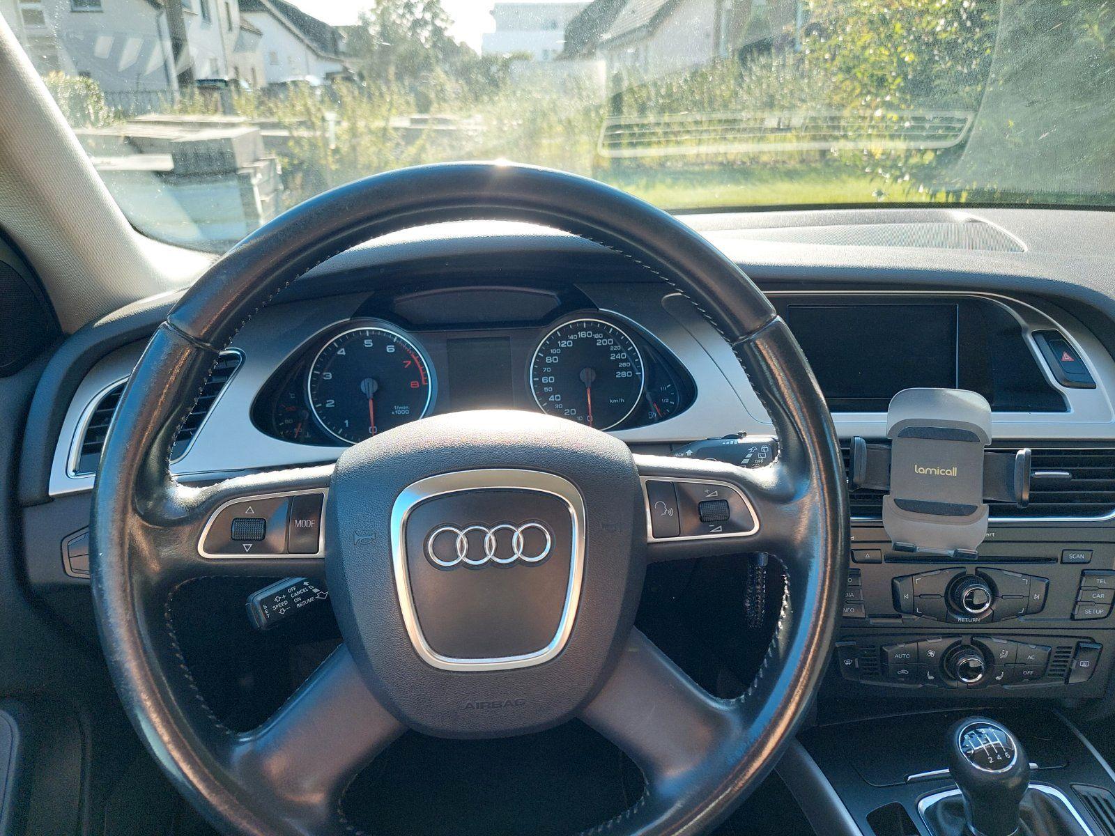 Audi A4 2011 — engine 120 HP (88kW)