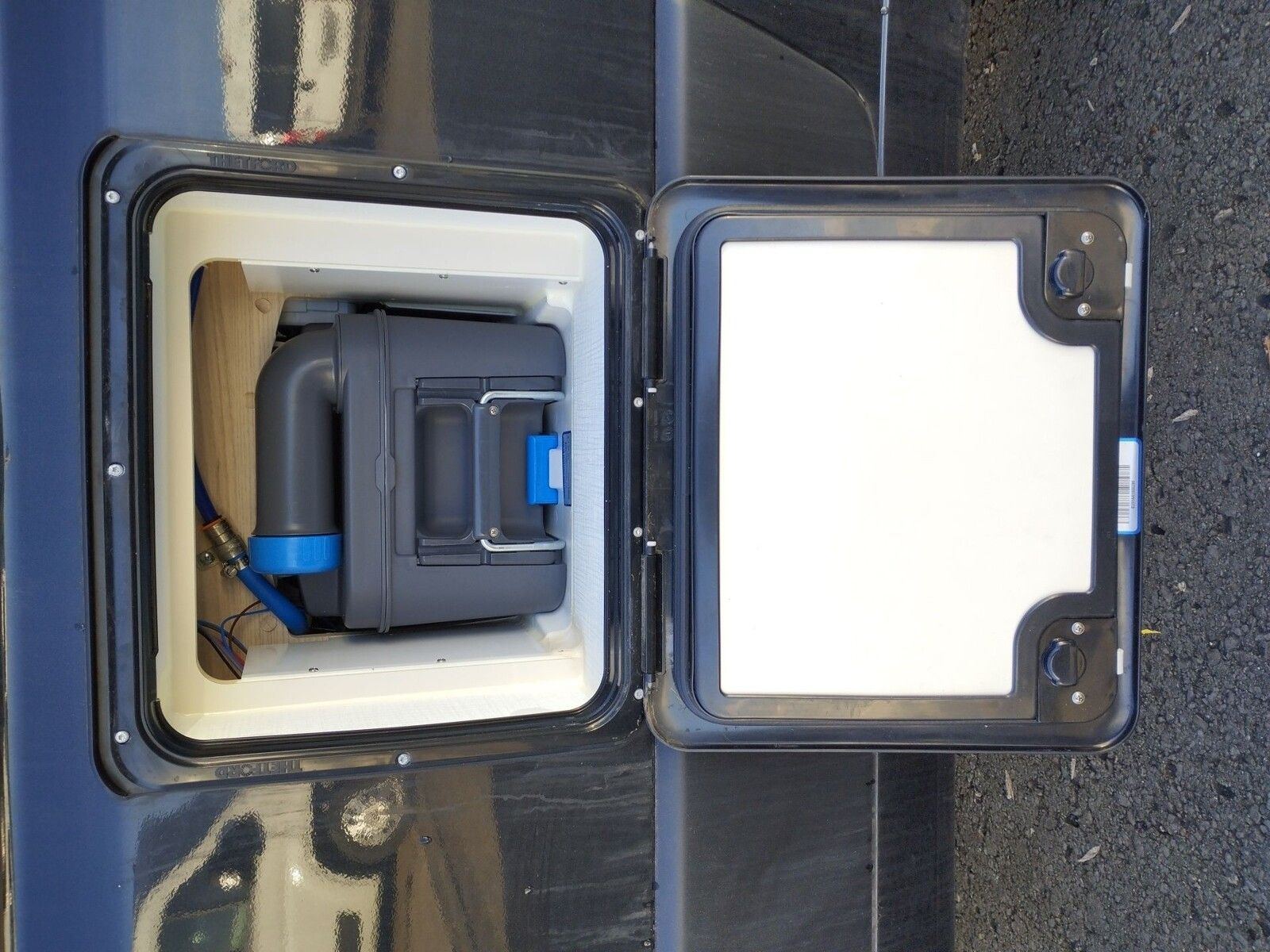 Fahrzeugabbildung Eura Mobil Van V 635 EB Captain-Chair-Sitze, Skyroof, RFK