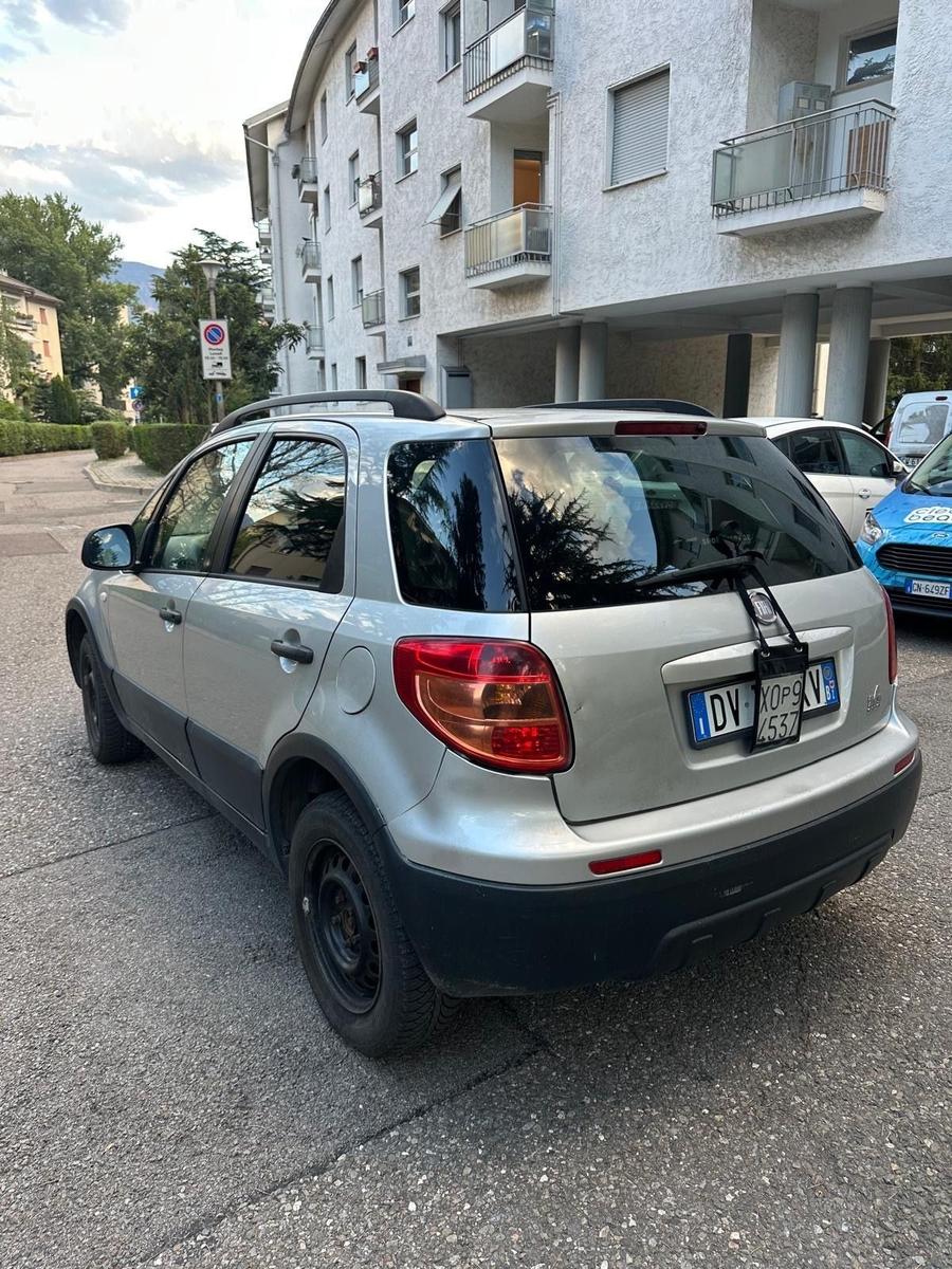 Fiat Sedici 2009 — engine 1.586 cm³, 107 HP (79kW)