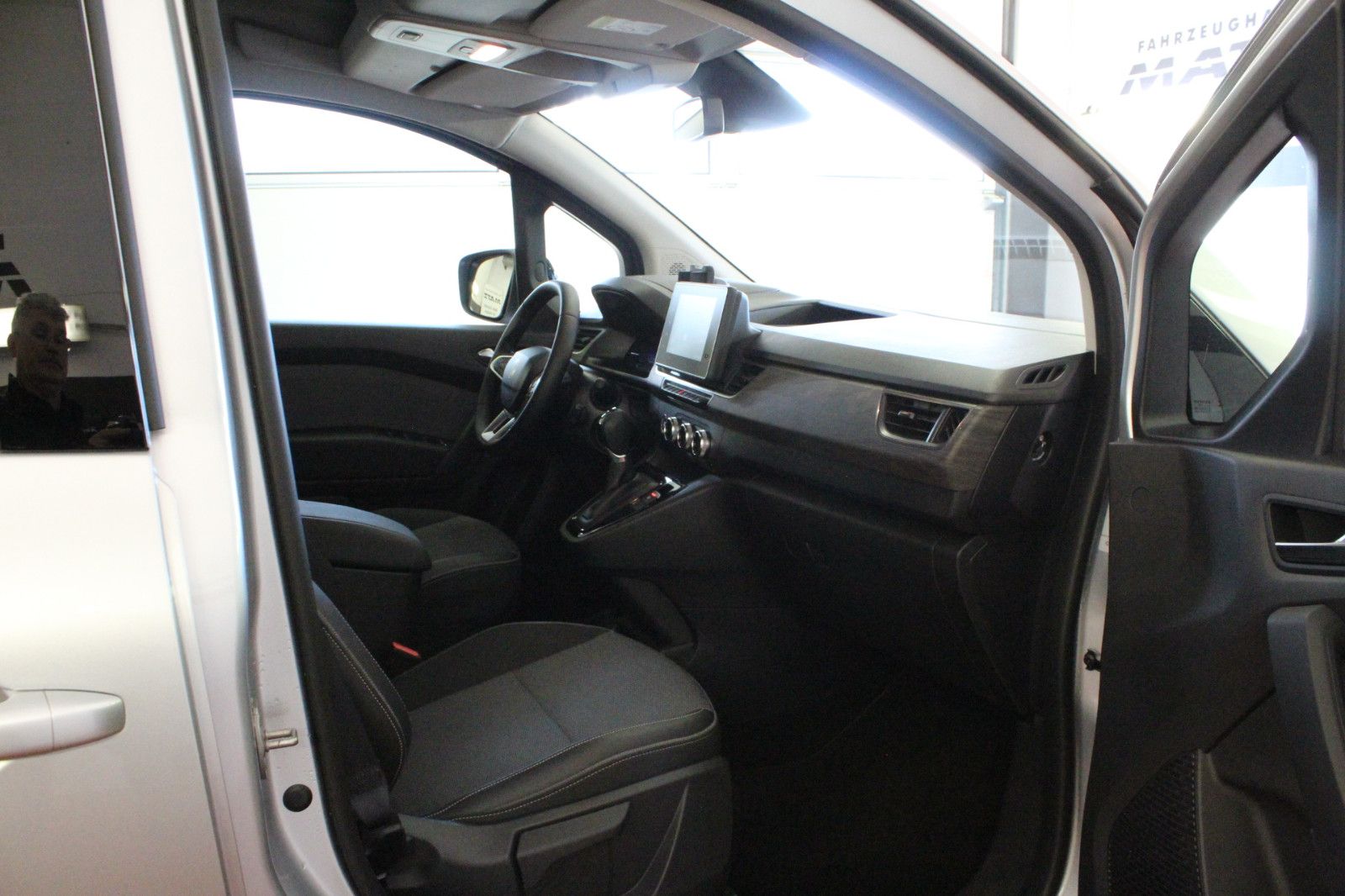 Fahrzeugabbildung Renault Kangoo Grand Techno TCe 130 EDC 7-Sitzer