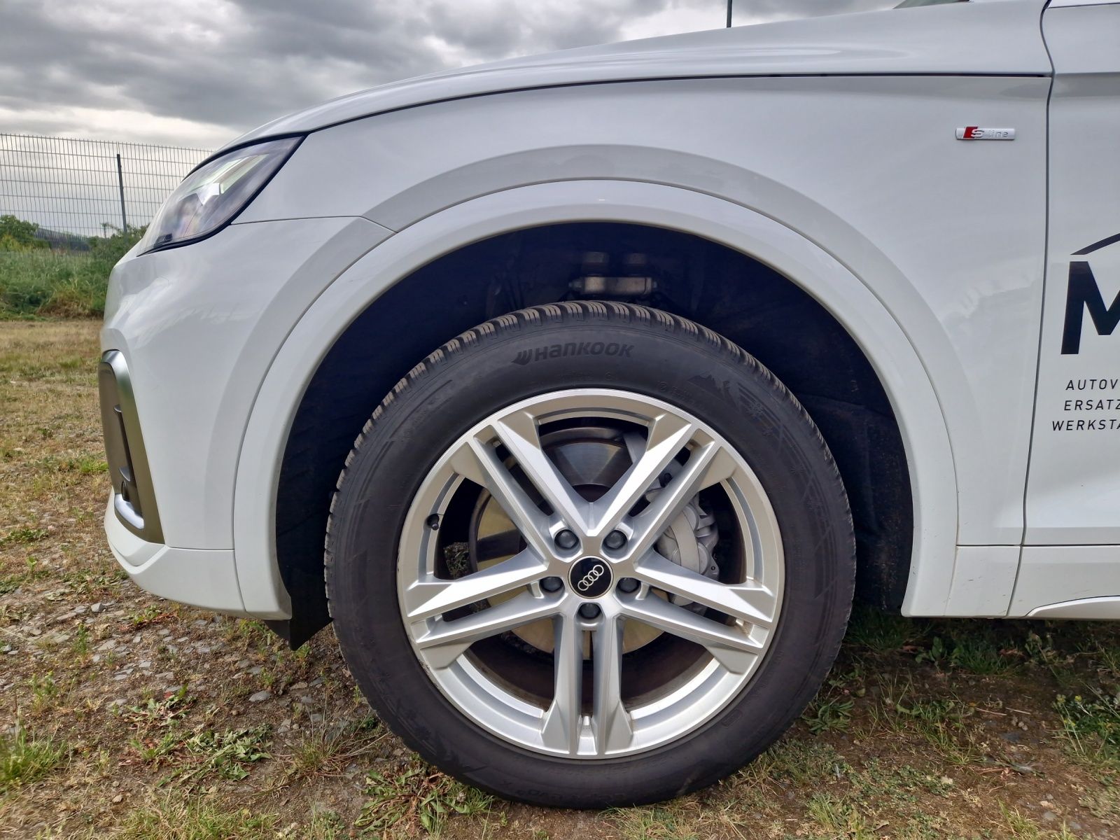 Fahrzeugabbildung Audi Q5 40 TDI quattro S line Navi RearView