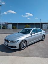BMW 530d HUD LED SHZ - silberne BMW 530