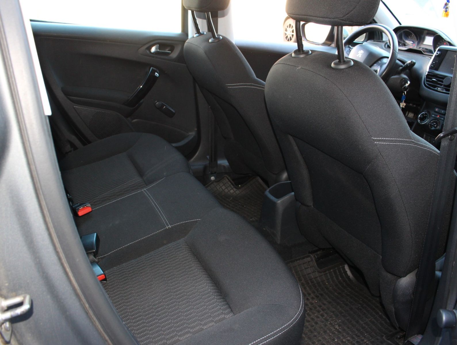 Fahrzeugabbildung Peugeot 208 1.2 Active PureTech *Motor Probleme.
