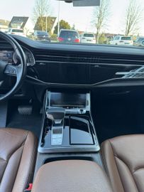 Audi Q8 - 11