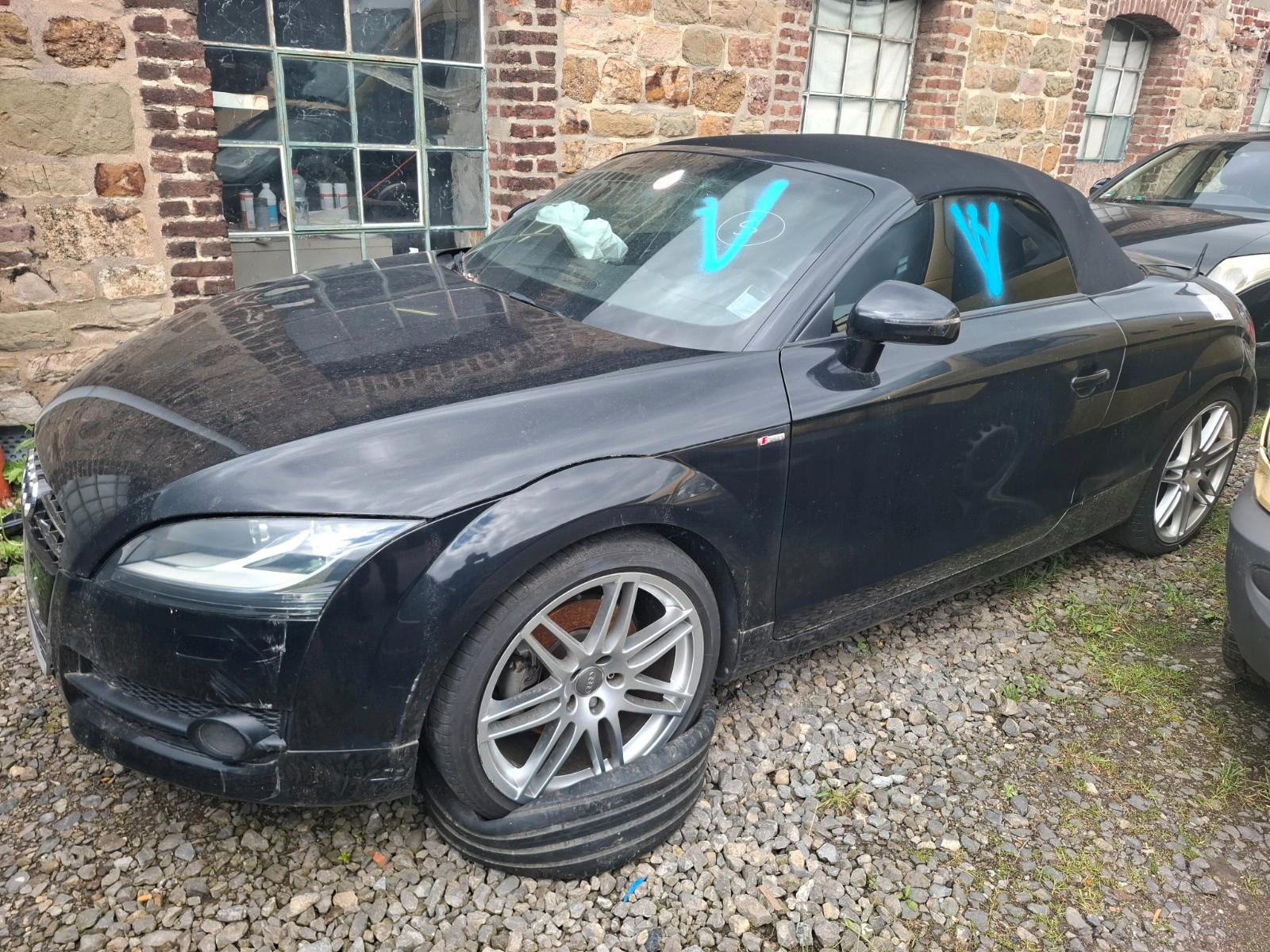 Audi TT Roadster 2.0 TFSI Unfallschaden vorne Rechts