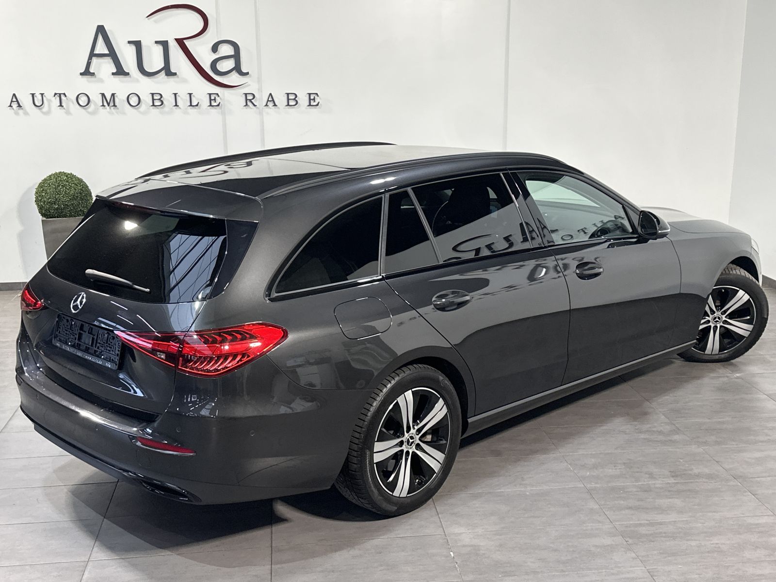 Fahrzeugabbildung Mercedes-Benz C 200d T Avantgarde Night-Paket NAV+LED+KAM+VC