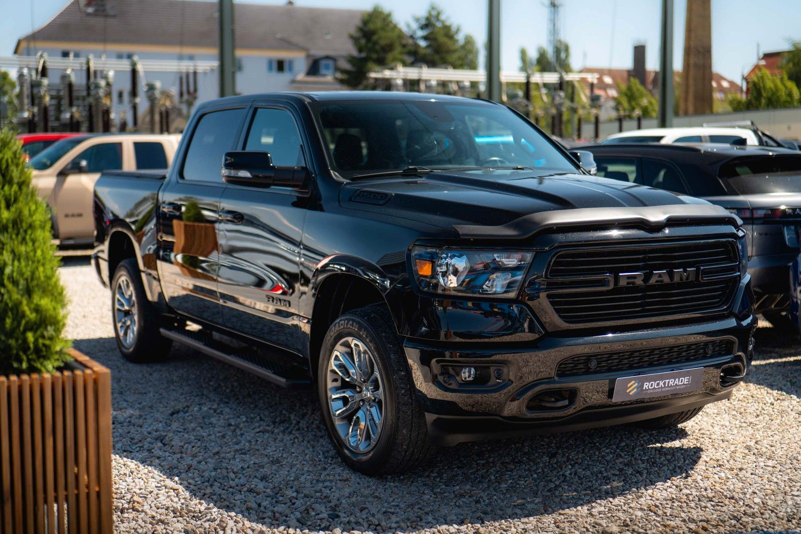 Fahrzeugabbildung Dodge RAM 5.7 V8 HEMI 4x4 BLACK *LPG 200L*Unfallfrei*