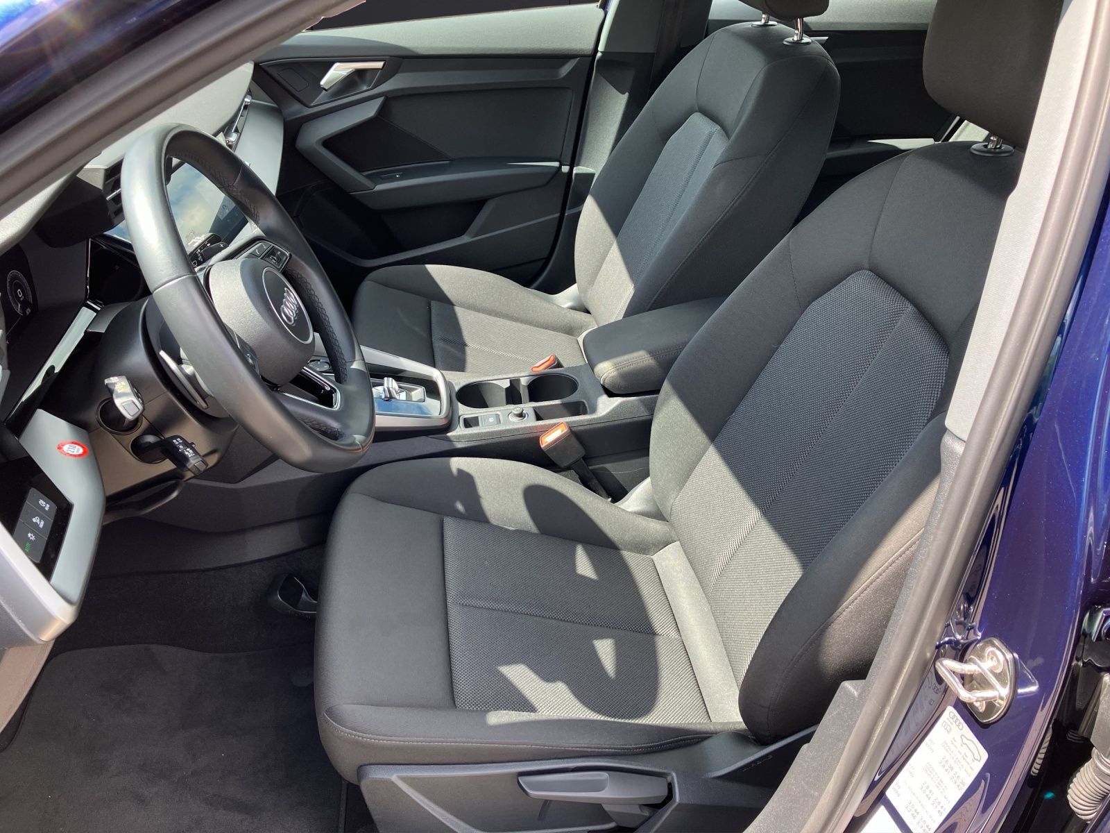 Fahrzeugabbildung Audi A3 Sportback 40 TFSI e S tronic LED DAB EPH SH N