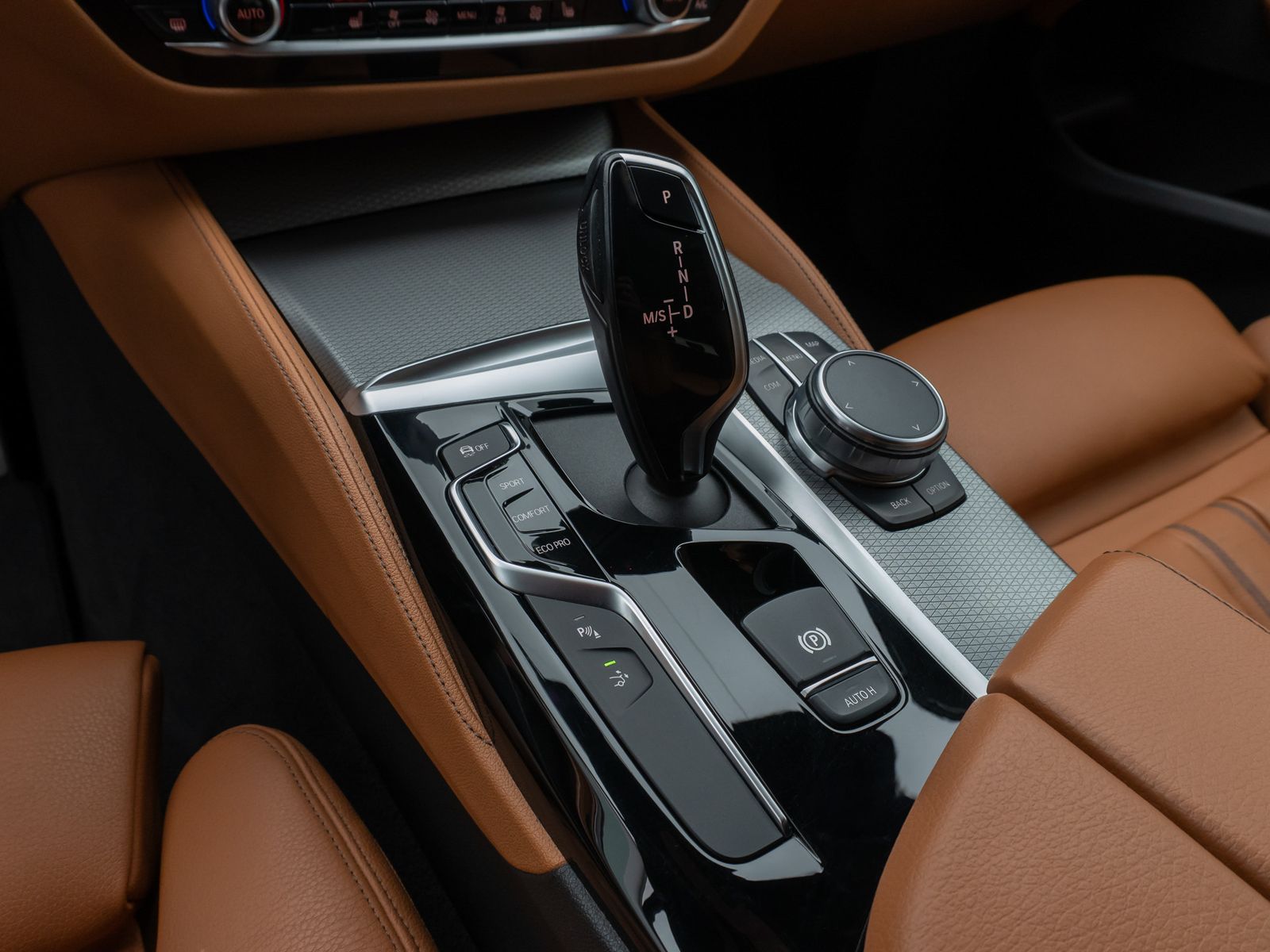 Fahrzeugabbildung BMW 640i Gran Turismo xD M Sport DAB HUD Kamera HiFi