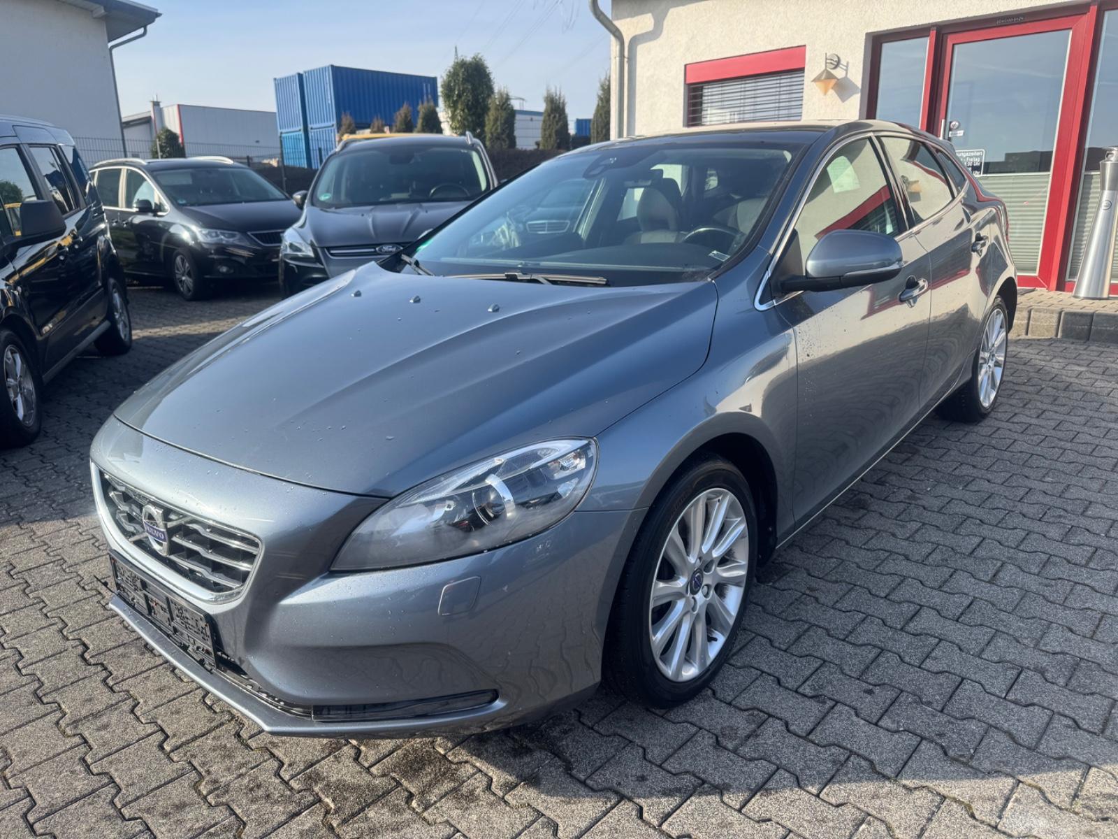 Volvo V40 Momentum